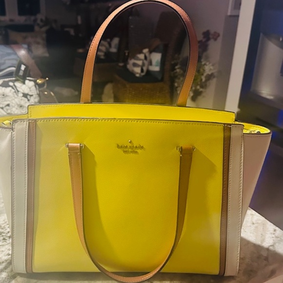 Kate Spade Lemon/White Brand New Pocket Bag/long handle not included - Picture 2 of 15